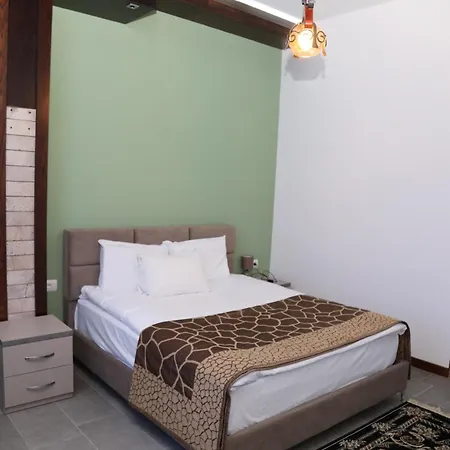 Pamja E Qyteteve 호텔 Krujë