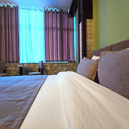 Hotel Pamja E Qyteteve *