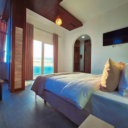 Pamja E Qyteteve Szálloda *