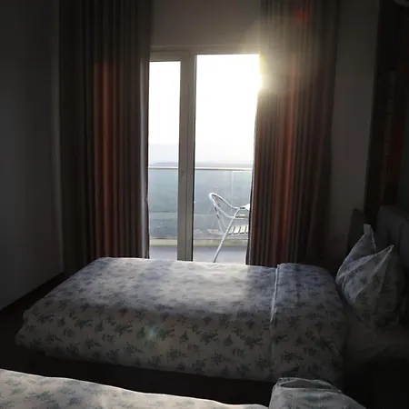 Szálloda Pamja E Qyteteve