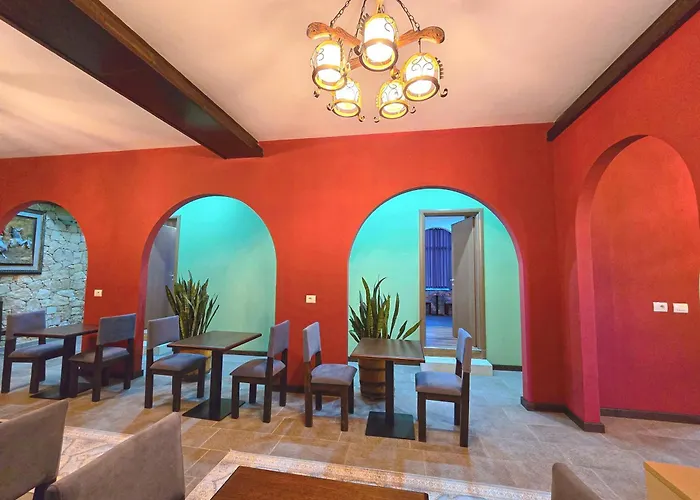 호텔 Pamja E Qyteteve