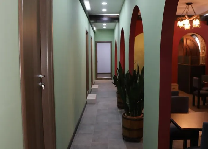 호텔 Pamja E Qyteteve