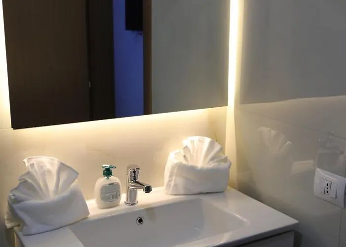 Pamja E Qyteteve 호텔 *