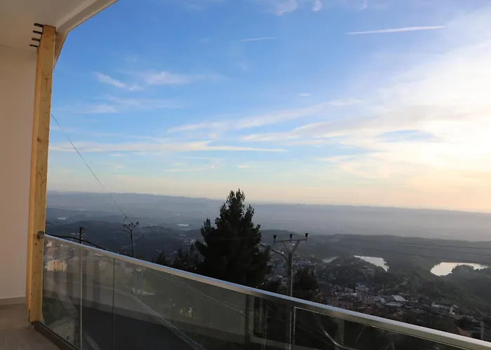 호텔 Pamja E Qyteteve *