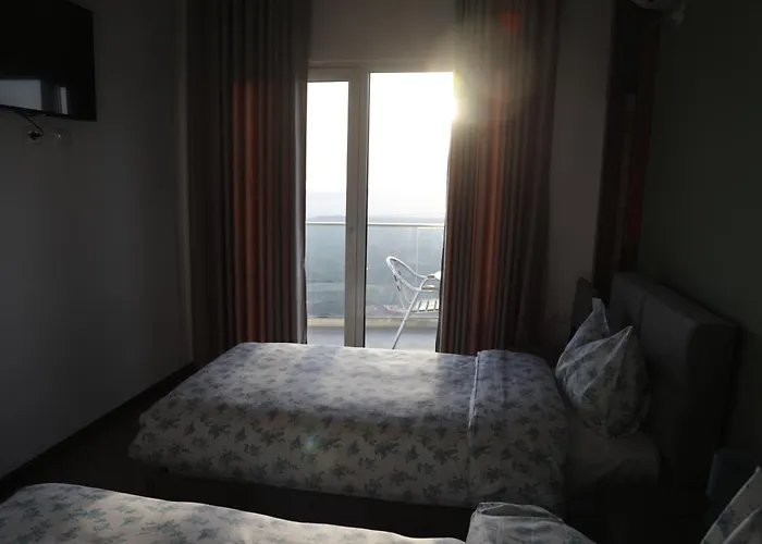 호텔 Pamja E Qyteteve